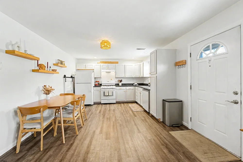 202 Maxwell Ct Egg Harbor Township, NJ 08234