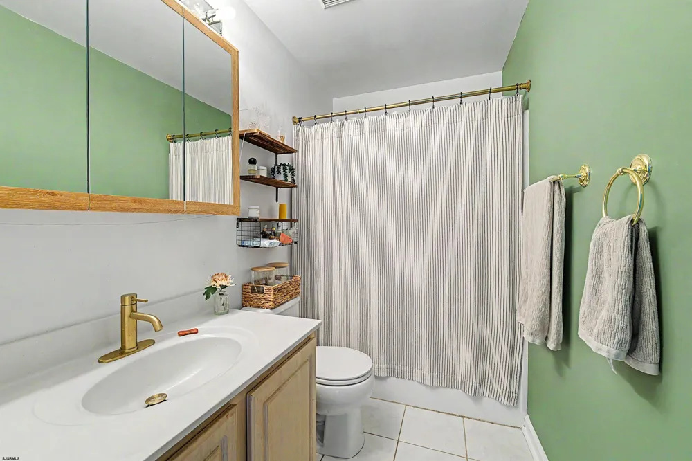 202 Maxwell Ct Egg Harbor Township, NJ 08234