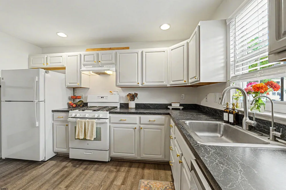 202 Maxwell Ct Egg Harbor Township, NJ 08234
