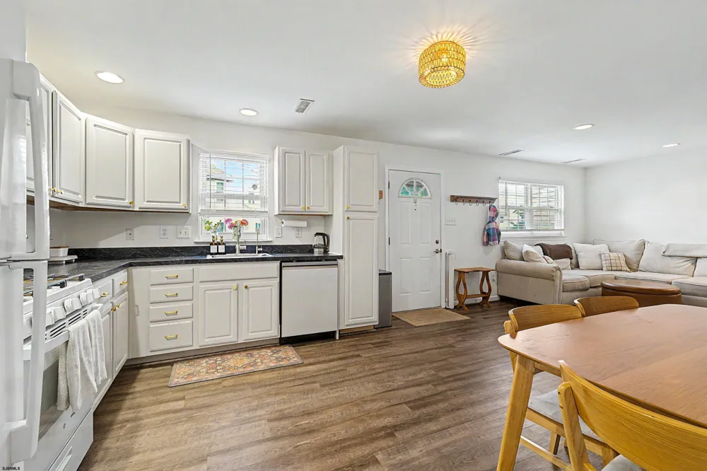 202 Maxwell Ct Egg Harbor Township, NJ 08234