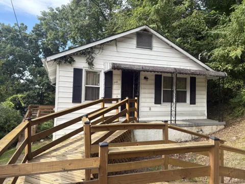 112 Lawn Street