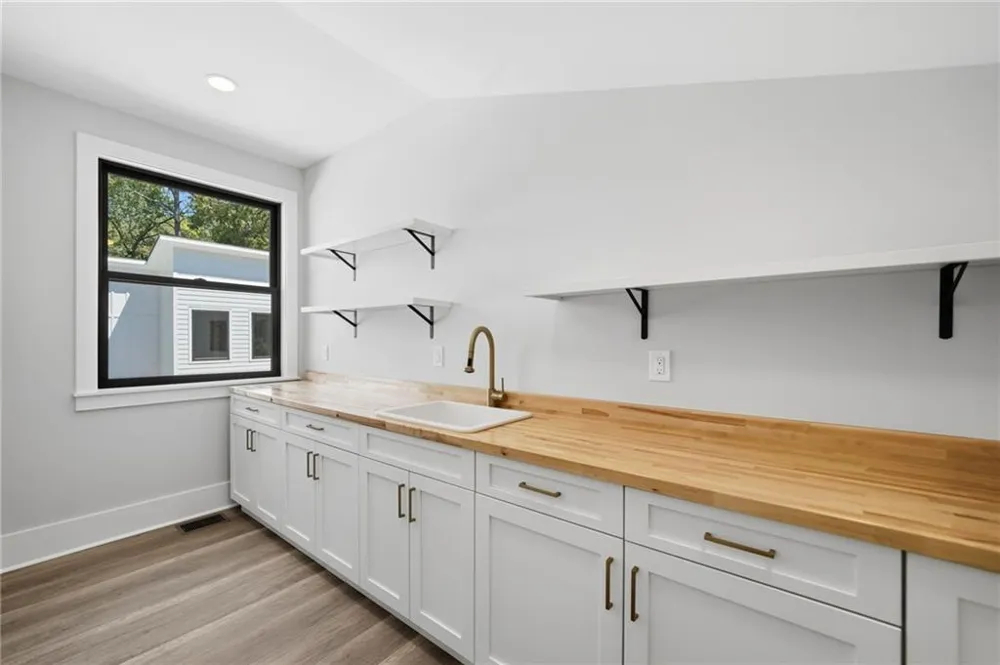415 Westside Drive Roswell, GA 30075