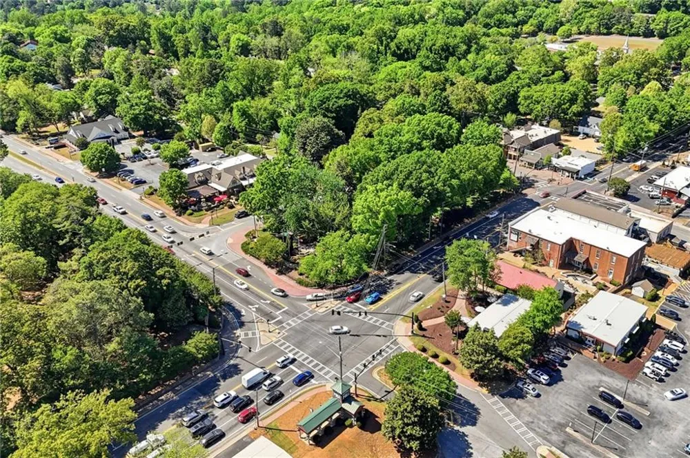 415 Westside Drive Roswell, GA 30075