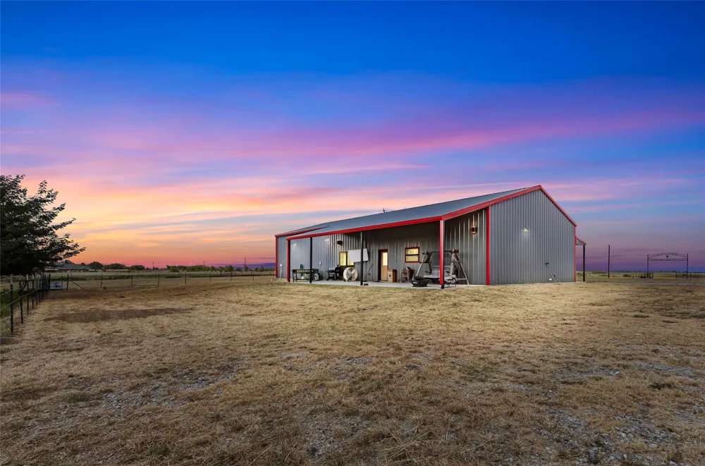12880 County Line Rd Ponder, TX 76259