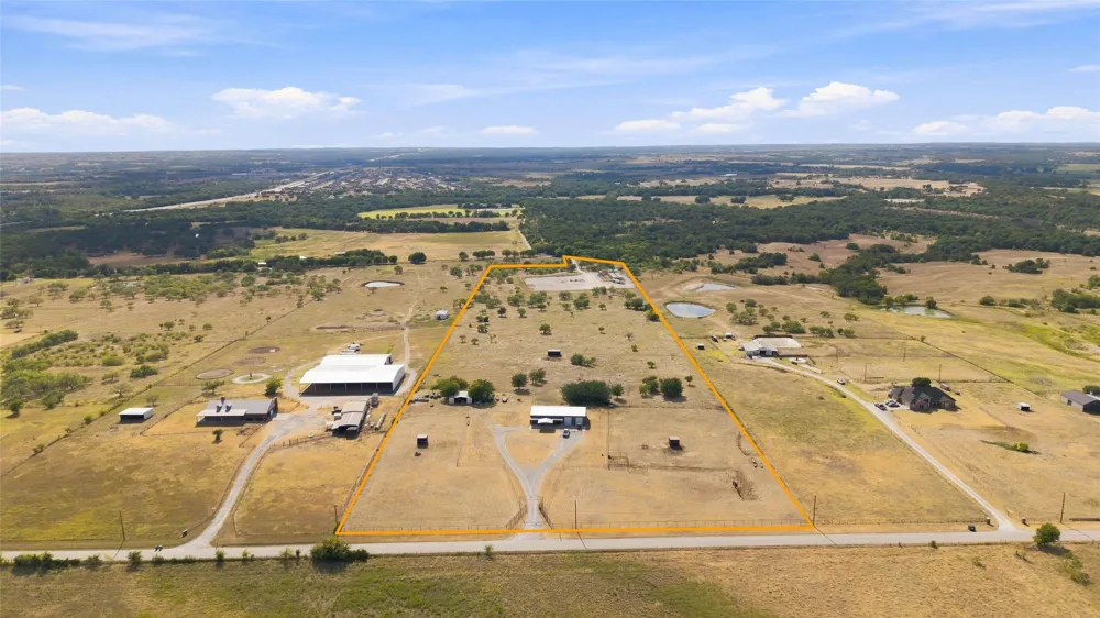 12880 County Line Rd Ponder, TX 76259