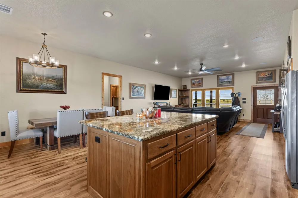 12880 County Line Rd Ponder, TX 76259