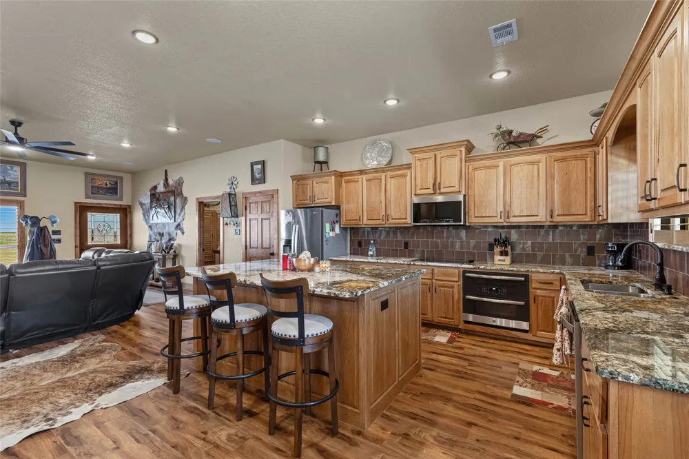 12880 County Line Rd Ponder, TX 76259