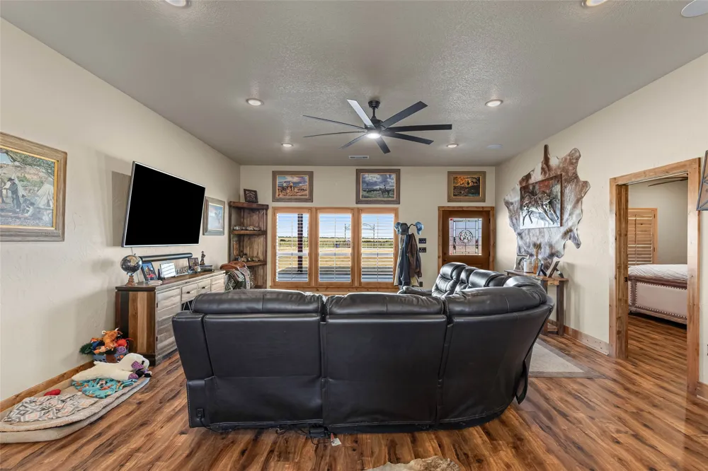12880 County Line Rd Ponder, TX 76259