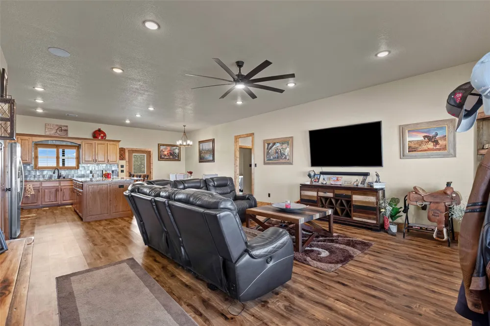 12880 County Line Rd Ponder, TX 76259