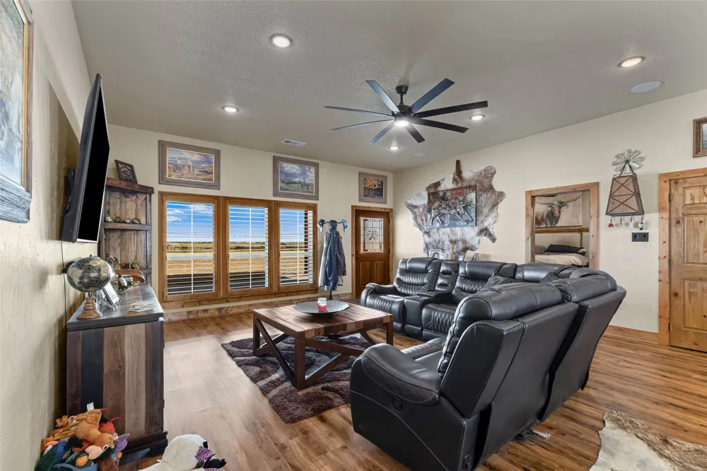 12880 County Line Rd Ponder, TX 76259