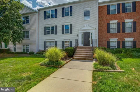 102 PROSPERITY AVENUE SE #E