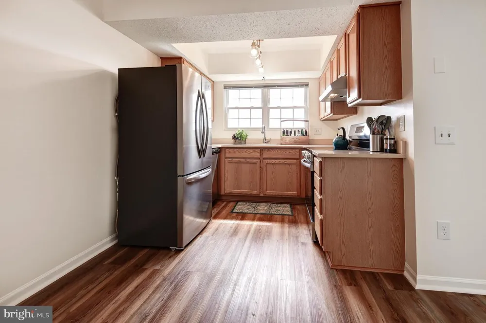 102 PROSPERITY AVENUE SE #E Leesburg, VA 20175