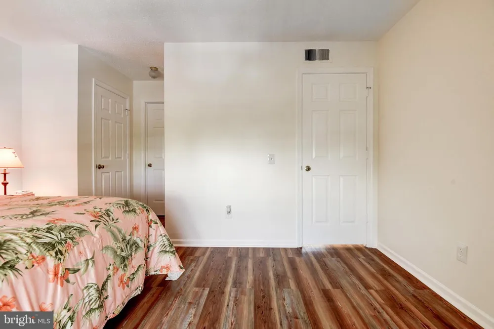 102 PROSPERITY AVENUE SE #E Leesburg, VA 20175