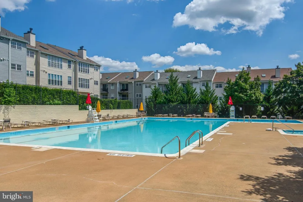 102 PROSPERITY AVENUE SE #E Leesburg, VA 20175