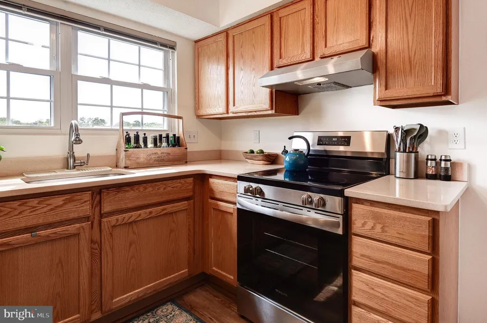 102 PROSPERITY AVENUE SE #E Leesburg, VA 20175