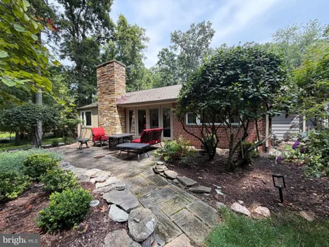 3725 LINDA LANE