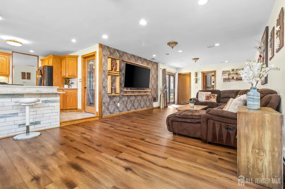 91 S Hill Road S Colonia, NJ 07067