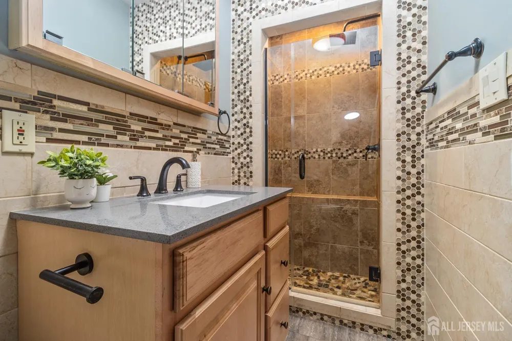 91 S Hill Road S Colonia, NJ 07067