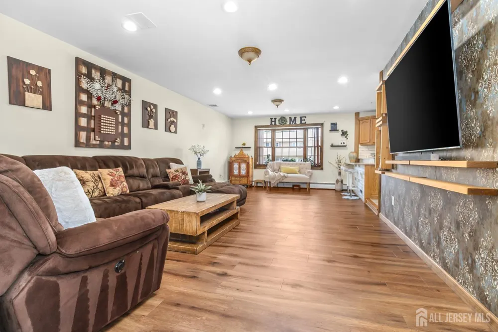 91 S Hill Road S Colonia, NJ 07067