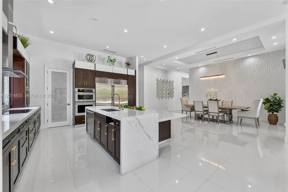 10352 NW 131st St Hialeah Gardens, FL 33018