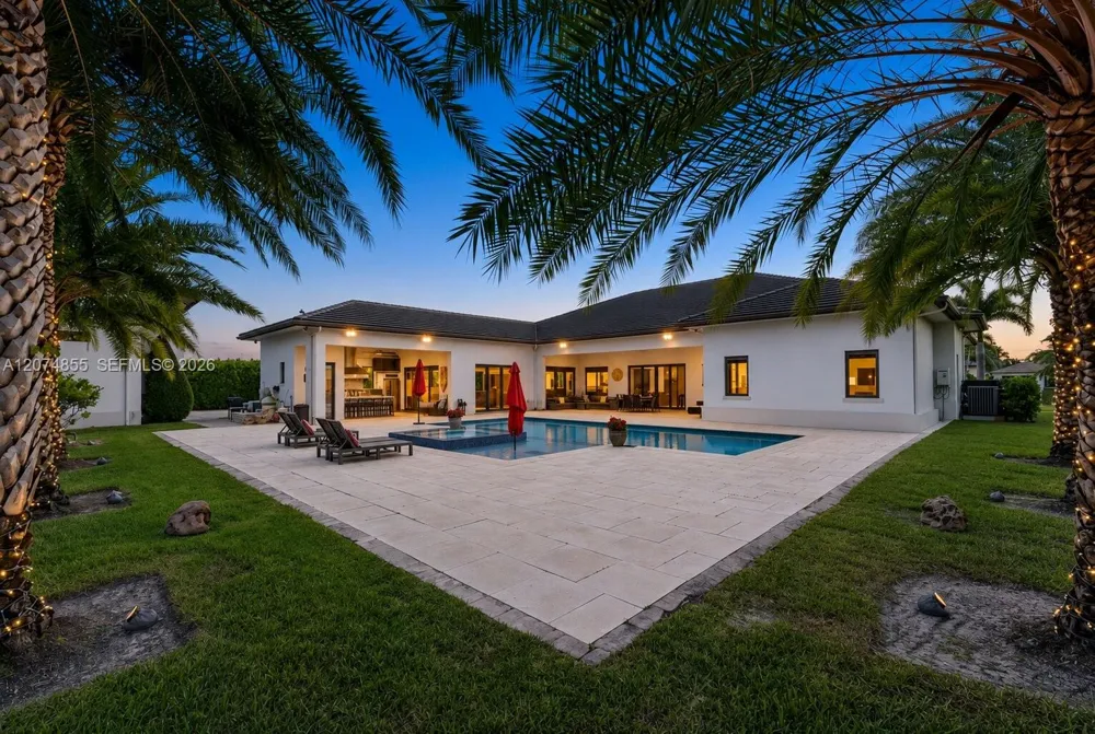 10352 NW 131st St Hialeah Gardens, FL 33018