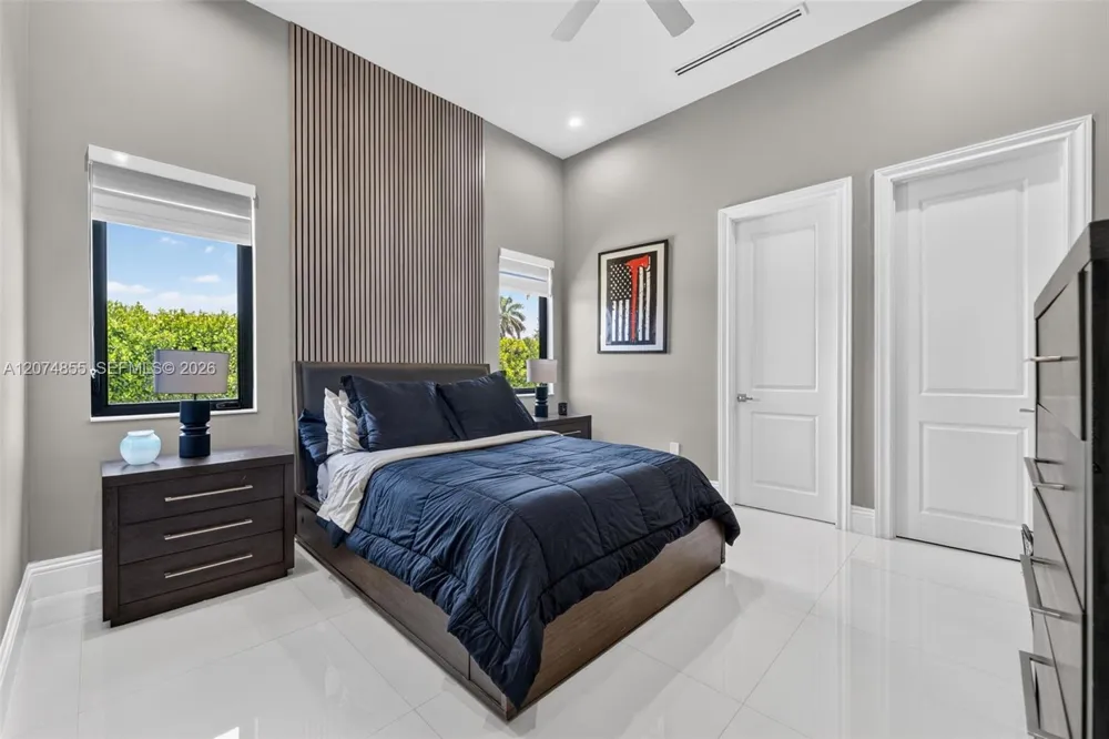 10352 NW 131st St Hialeah Gardens, FL 33018