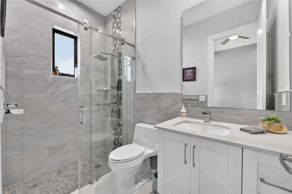 10352 NW 131st St Hialeah Gardens, FL 33018