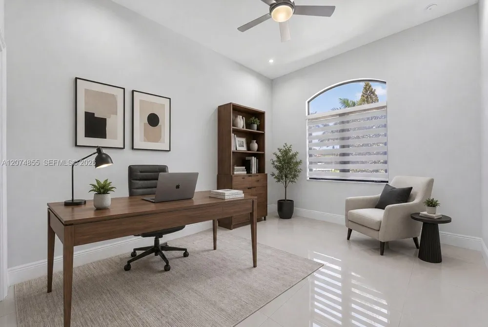 10352 NW 131st St Hialeah Gardens, FL 33018