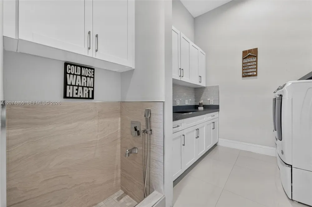 10352 NW 131st St Hialeah Gardens, FL 33018
