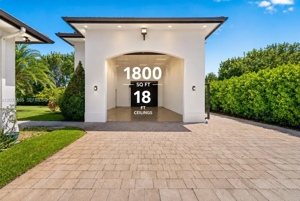 10352 NW 131st St Hialeah Gardens, FL 33018