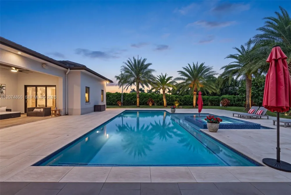 10352 NW 131st St Hialeah Gardens, FL 33018
