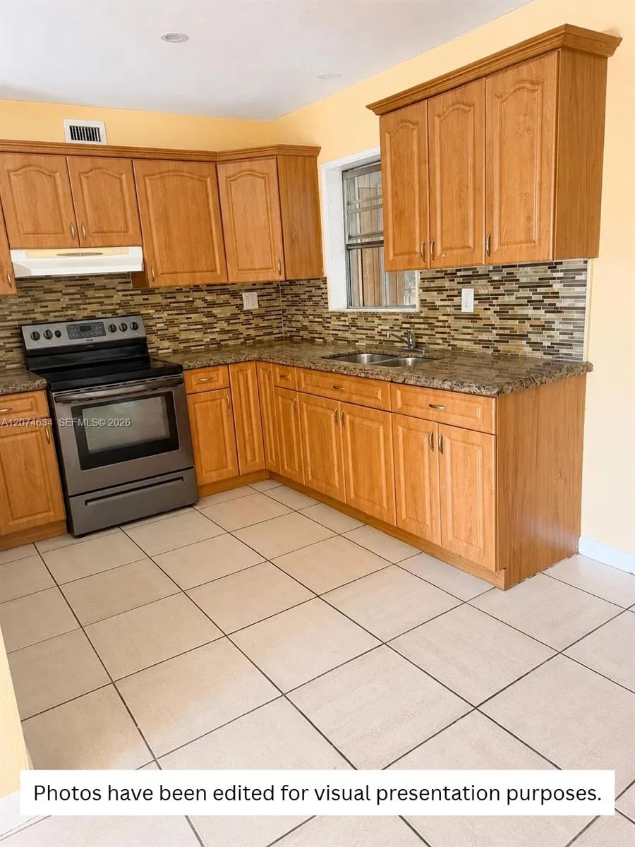 3640 NW 3rd St Lauderhill, FL 33311