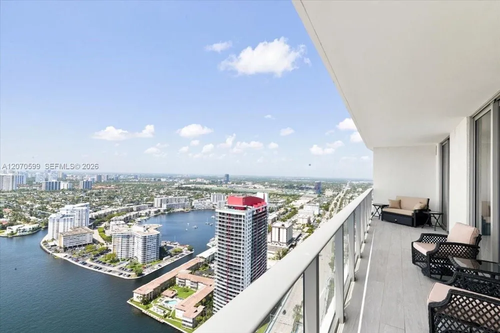 4010 S Ocean Dr #T3909 Hollywood, FL 33019