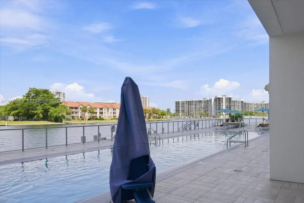 4010 S Ocean Dr #T3909 Hollywood, FL 33019