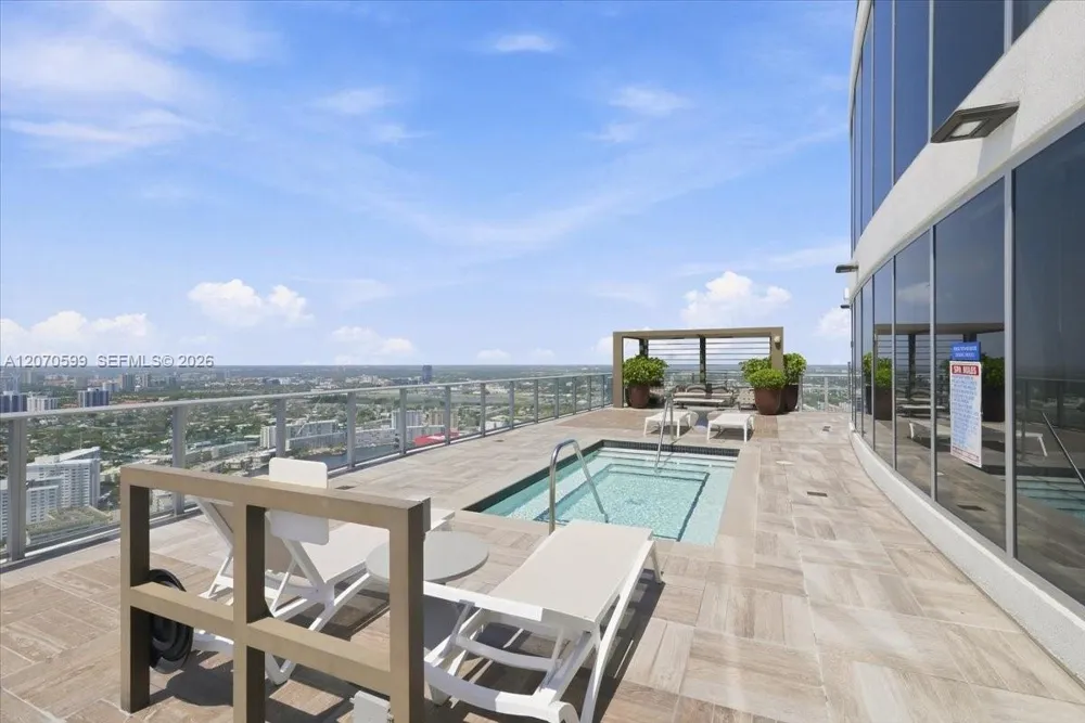 4010 S Ocean Dr #T3909 Hollywood, FL 33019