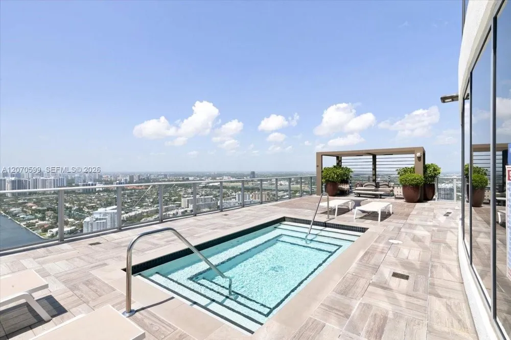 4010 S Ocean Dr #T3909 Hollywood, FL 33019