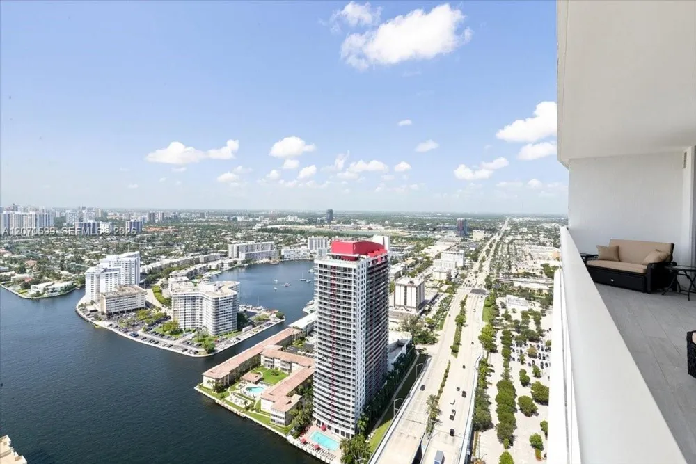 4010 S Ocean Dr #T3909 Hollywood, FL 33019