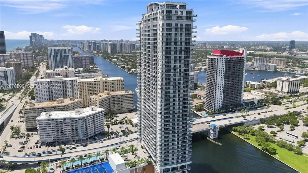 4010 S Ocean Dr #T3909 Hollywood, FL 33019