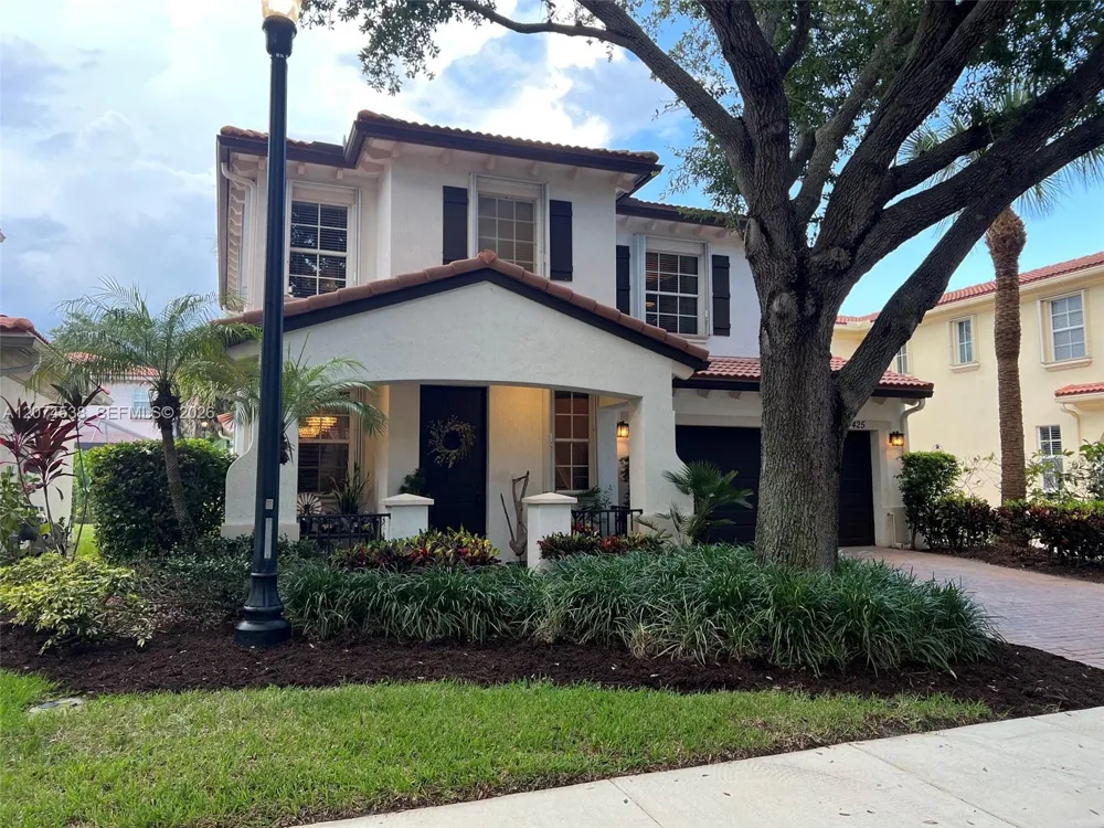 425 Pumpkin Dr Palm Beach Gardens, FL 33410