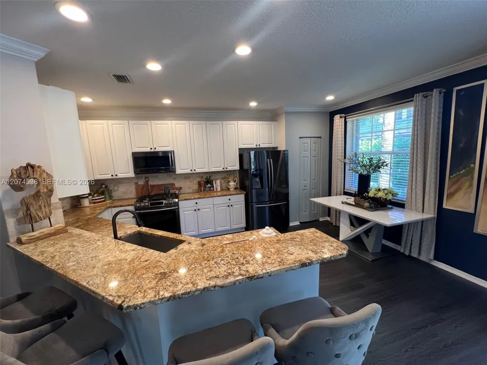 425 Pumpkin Dr Palm Beach Gardens, FL 33410