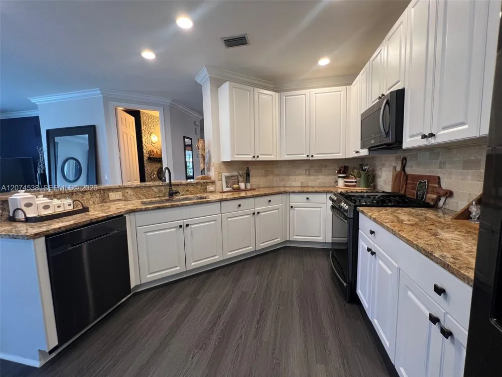 425 Pumpkin Dr Palm Beach Gardens, FL 33410