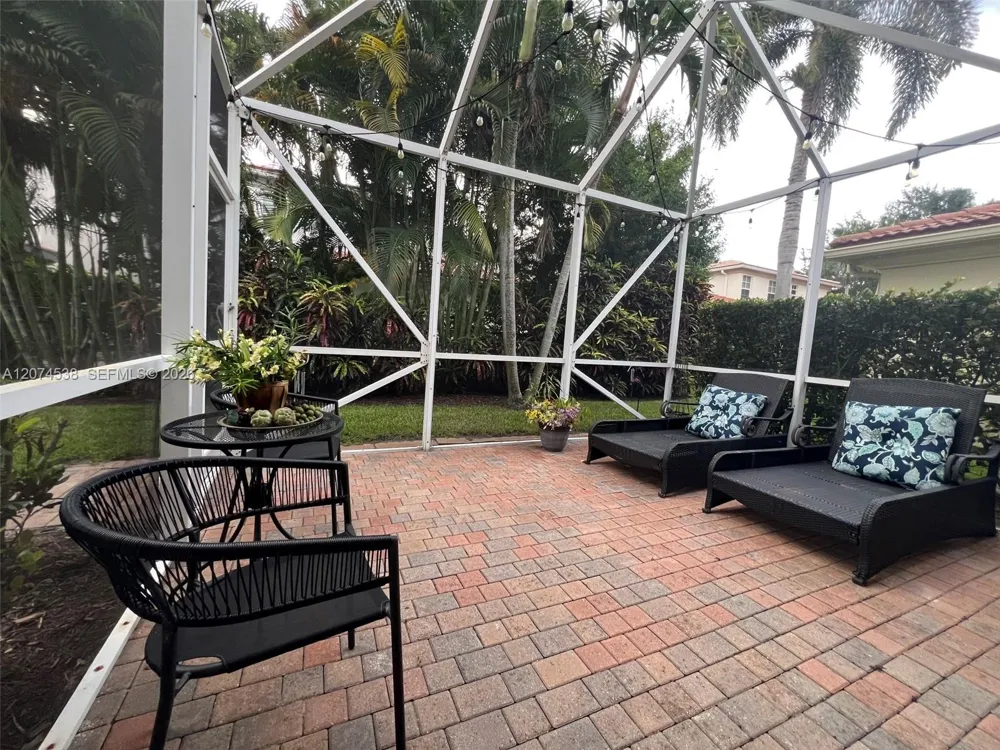 425 Pumpkin Dr Palm Beach Gardens, FL 33410