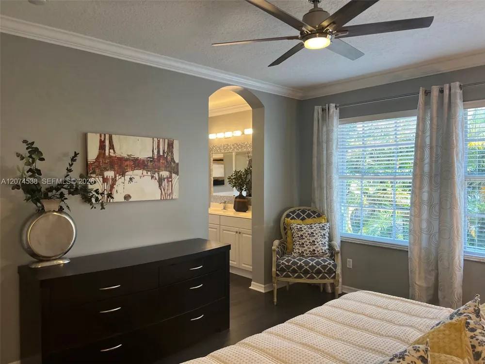 425 Pumpkin Dr Palm Beach Gardens, FL 33410