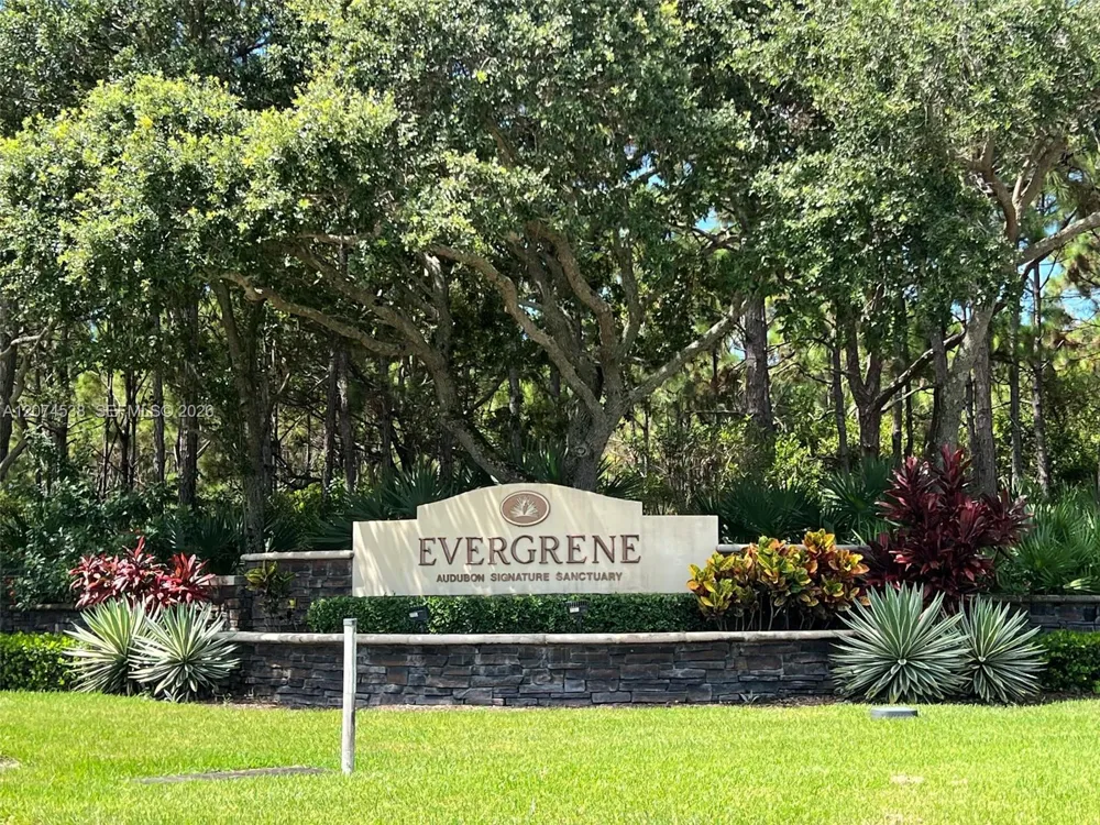 425 Pumpkin Dr Palm Beach Gardens, FL 33410