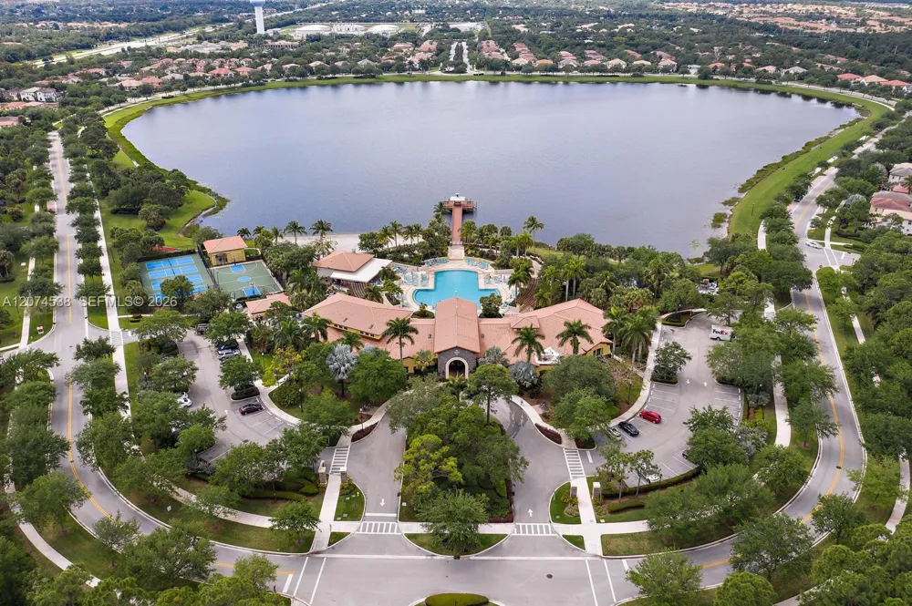 425 Pumpkin Dr Palm Beach Gardens, FL 33410