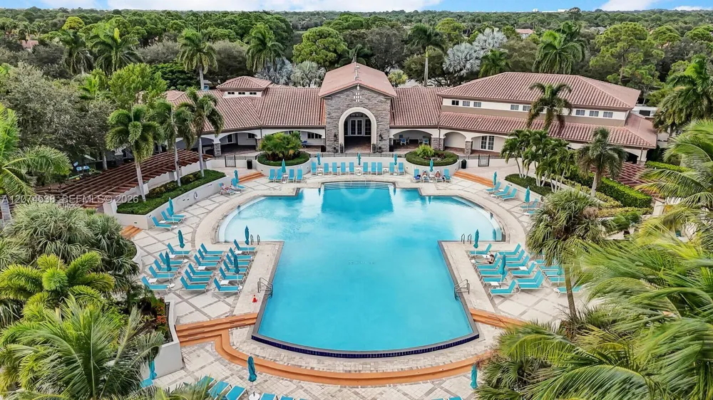 425 Pumpkin Dr Palm Beach Gardens, FL 33410