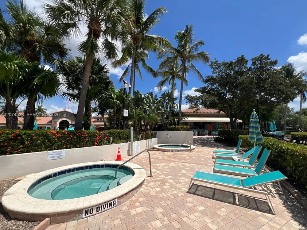 425 Pumpkin Dr Palm Beach Gardens, FL 33410