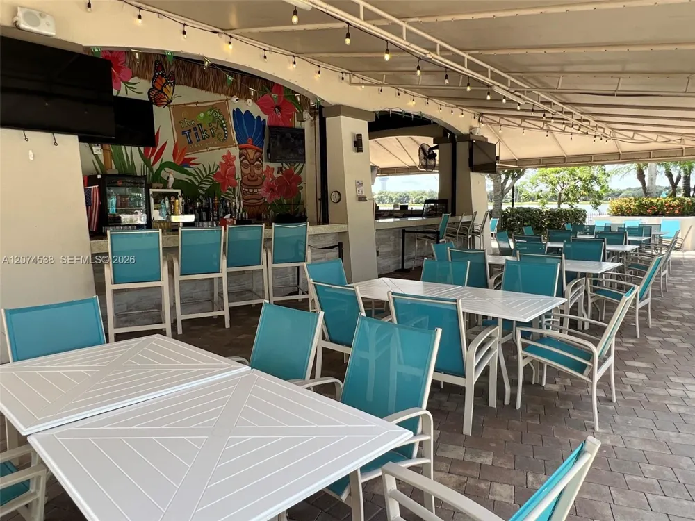 425 Pumpkin Dr Palm Beach Gardens, FL 33410