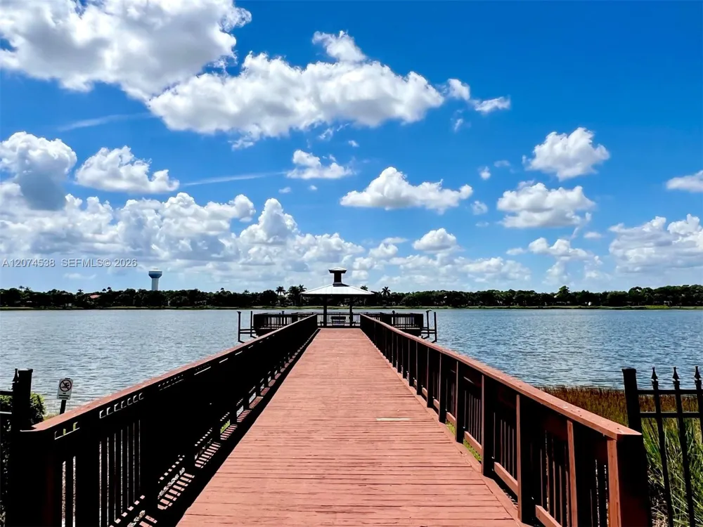 425 Pumpkin Dr Palm Beach Gardens, FL 33410