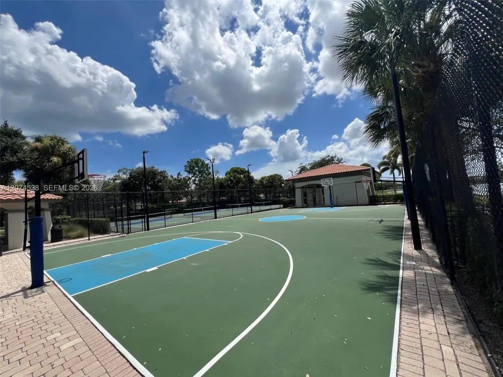 425 Pumpkin Dr Palm Beach Gardens, FL 33410